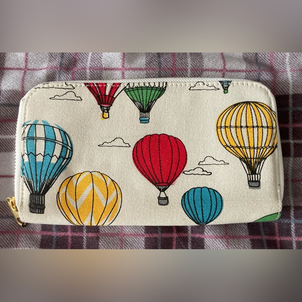 DANICA Studios NWOT Hot Air Balloon Wallet